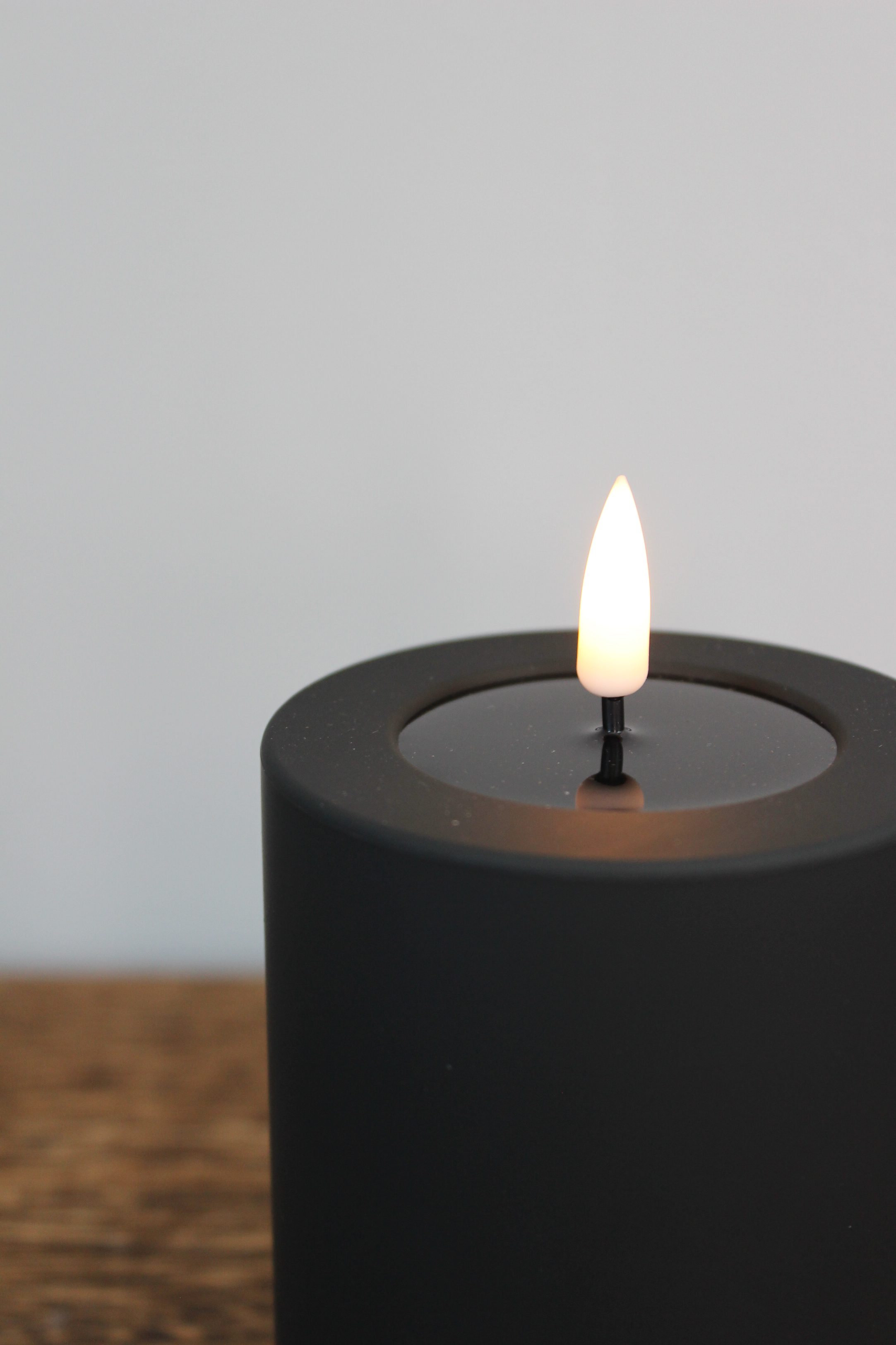 LED Stumpenkerze 7,5x10 - Schwarz