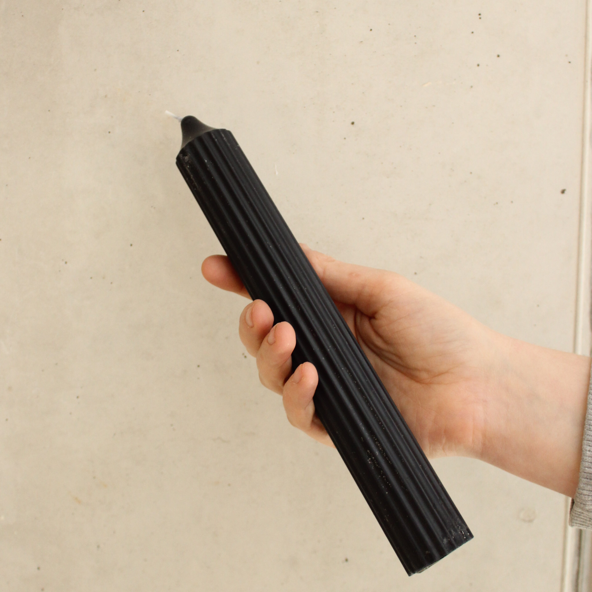 Kerze_Stripe_-_Schwarz_Wohnfuehl-Shop_UG_01.jpg