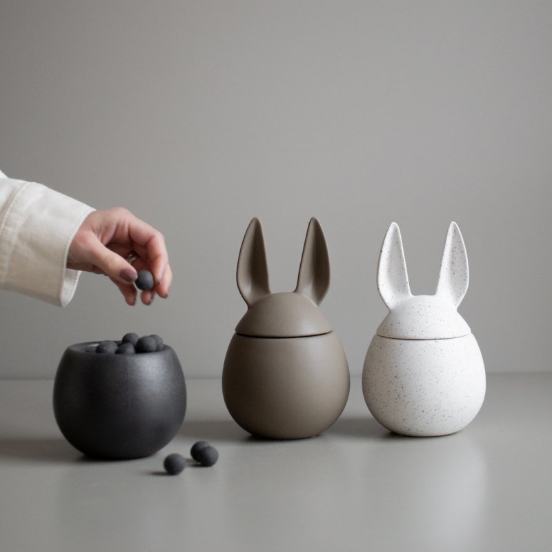 Dose Eating Rabbit klein - weiß dot