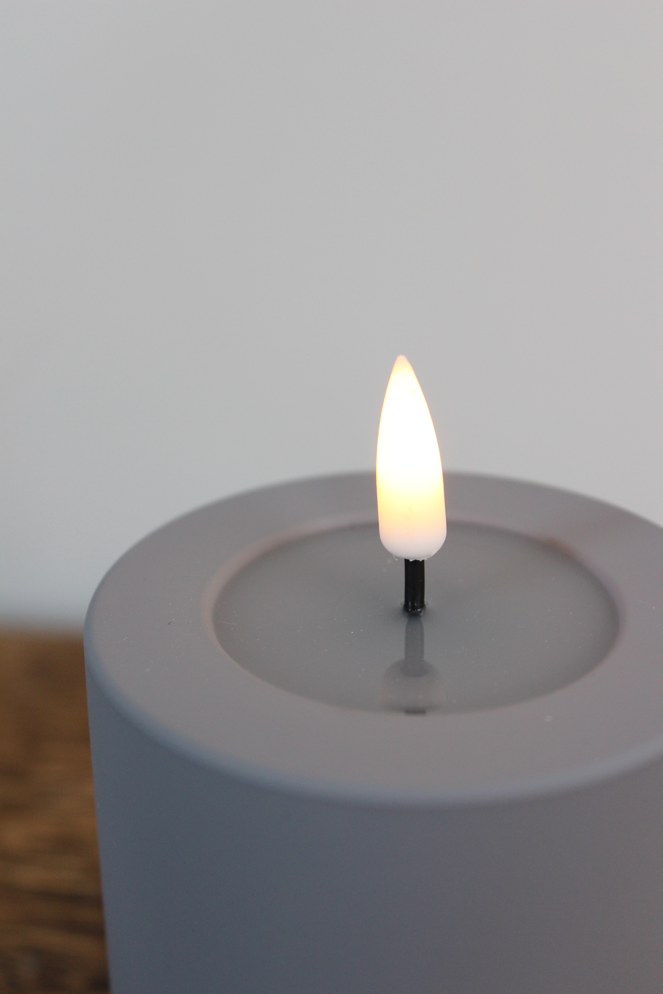 LED Stumpenkerze 7,5x10 - Grau