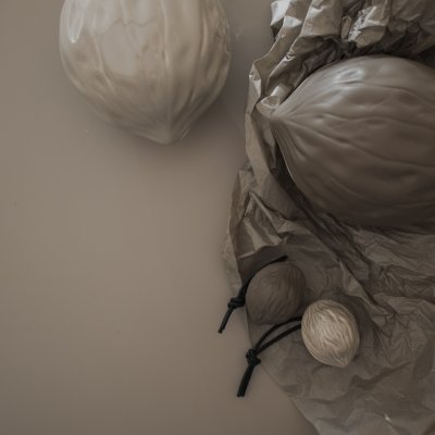 Hanging Walnut - Taupe