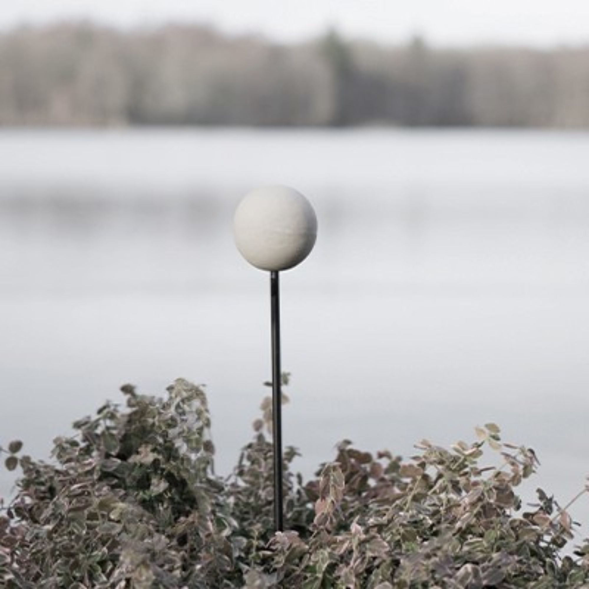 Gartenstecker mit Betonkugel klein