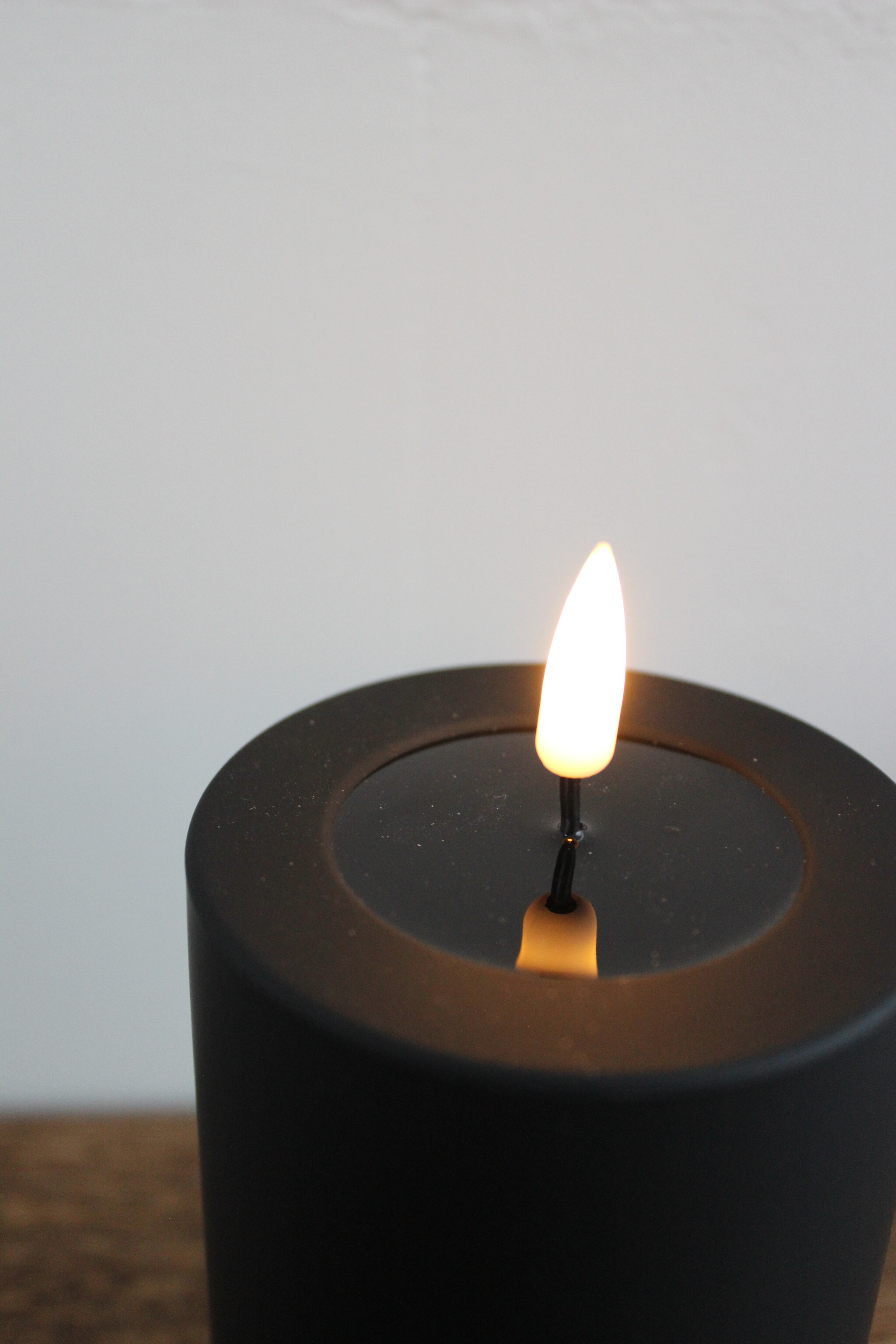 LED Stumpenkerze 7,5x12,5 - Schwarz