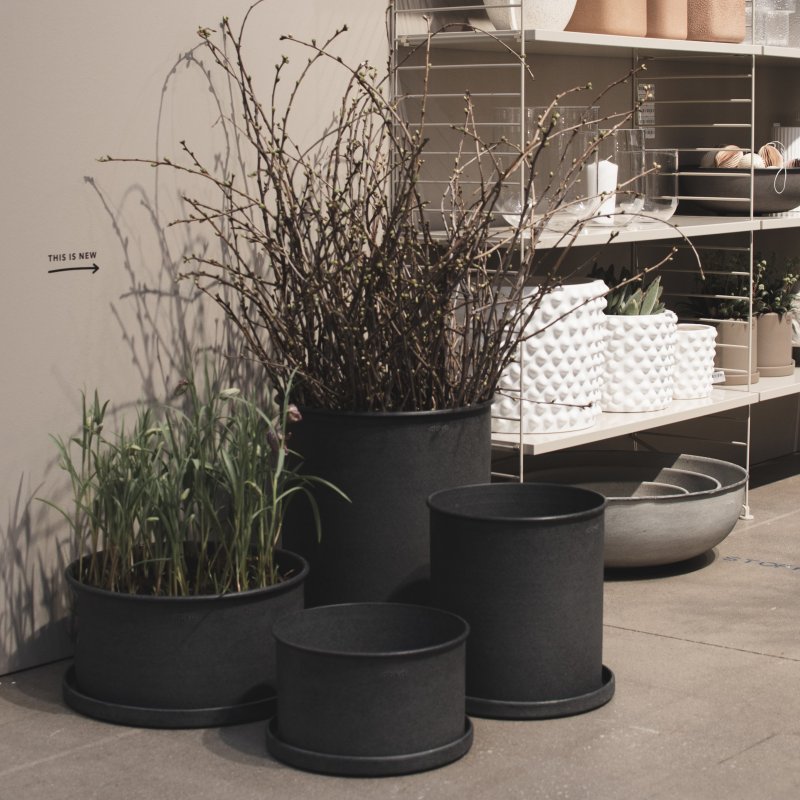Outdoor_Topf_mit_Teller_-_hoch_klein_-_in_anthrazit_Wohnfuehl-Shop_UG_02.jpg