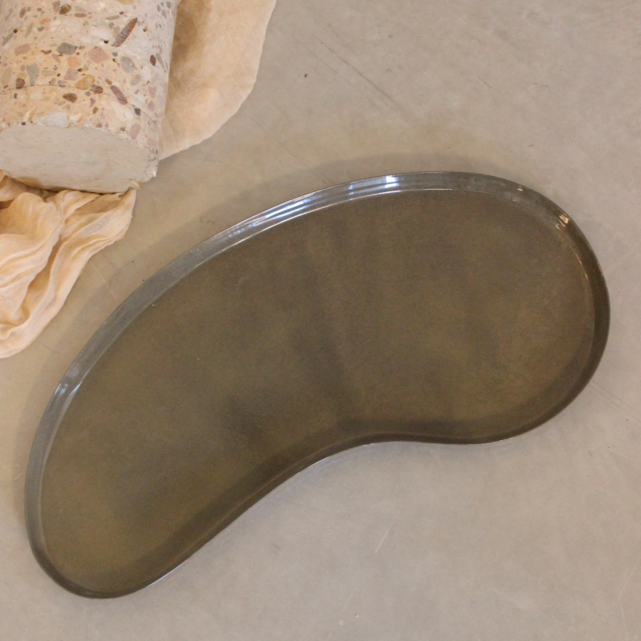 nierenförmiges Tablett