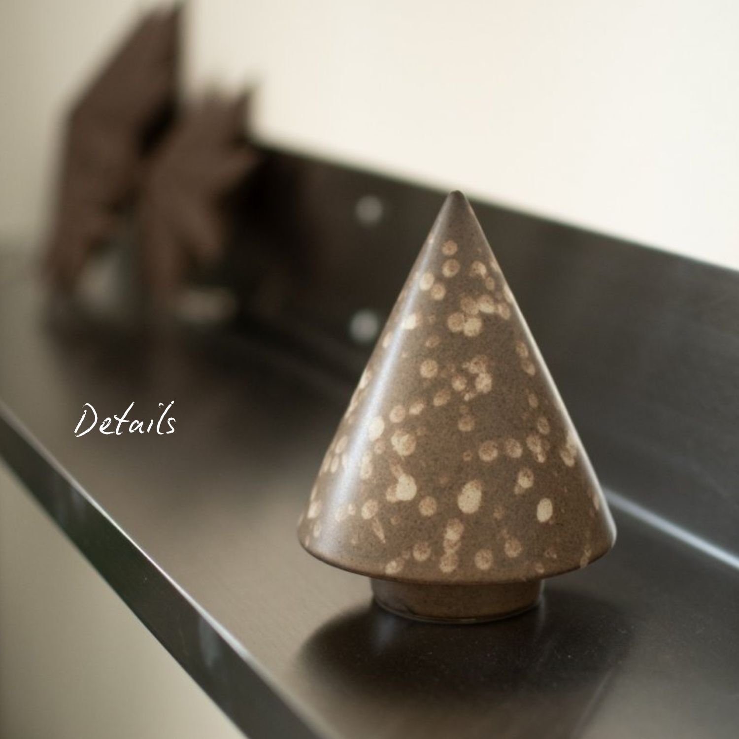 Tannenbaum Peak - Braun dots