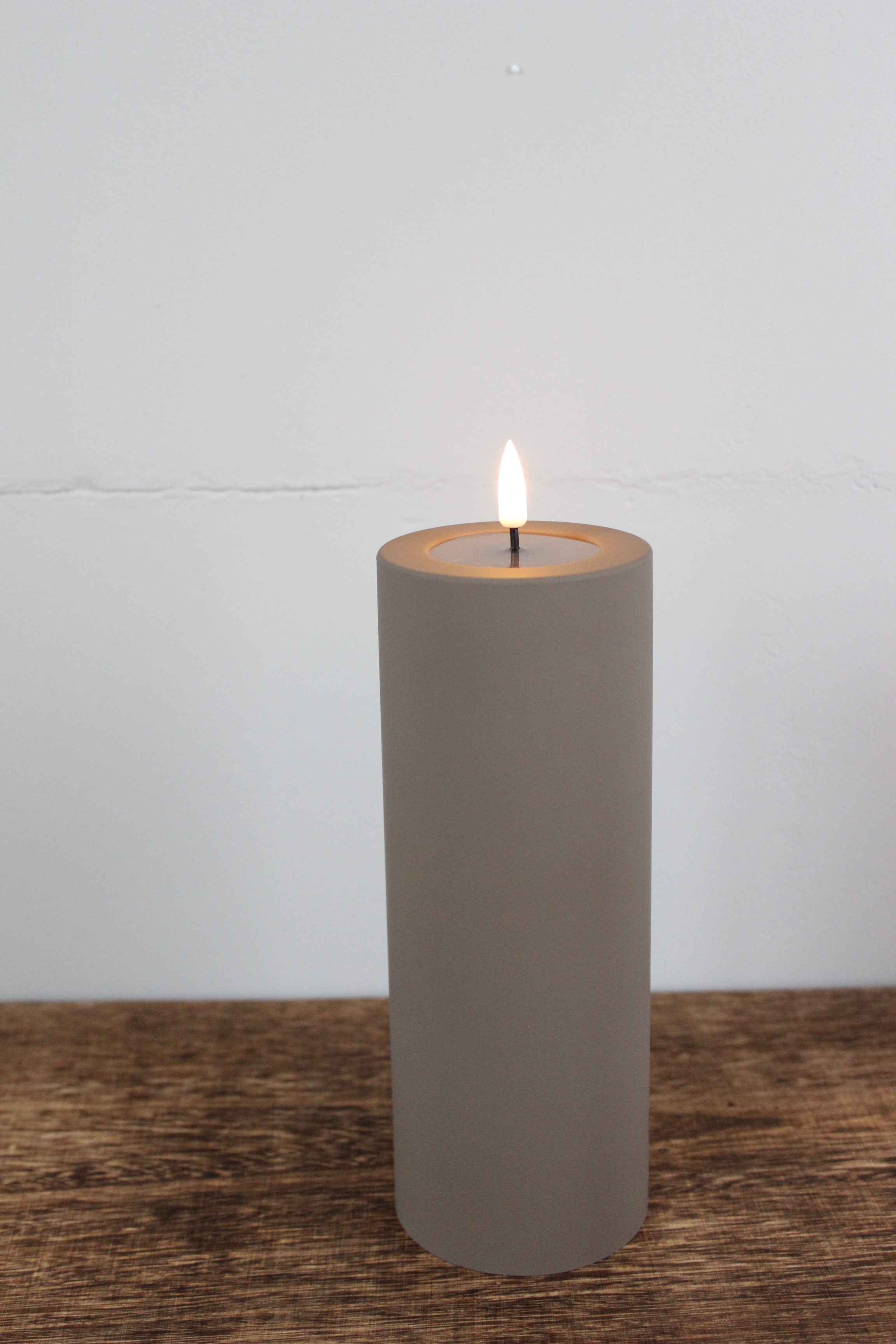 LED Stumpenkerze 7,5x20 - Taupe