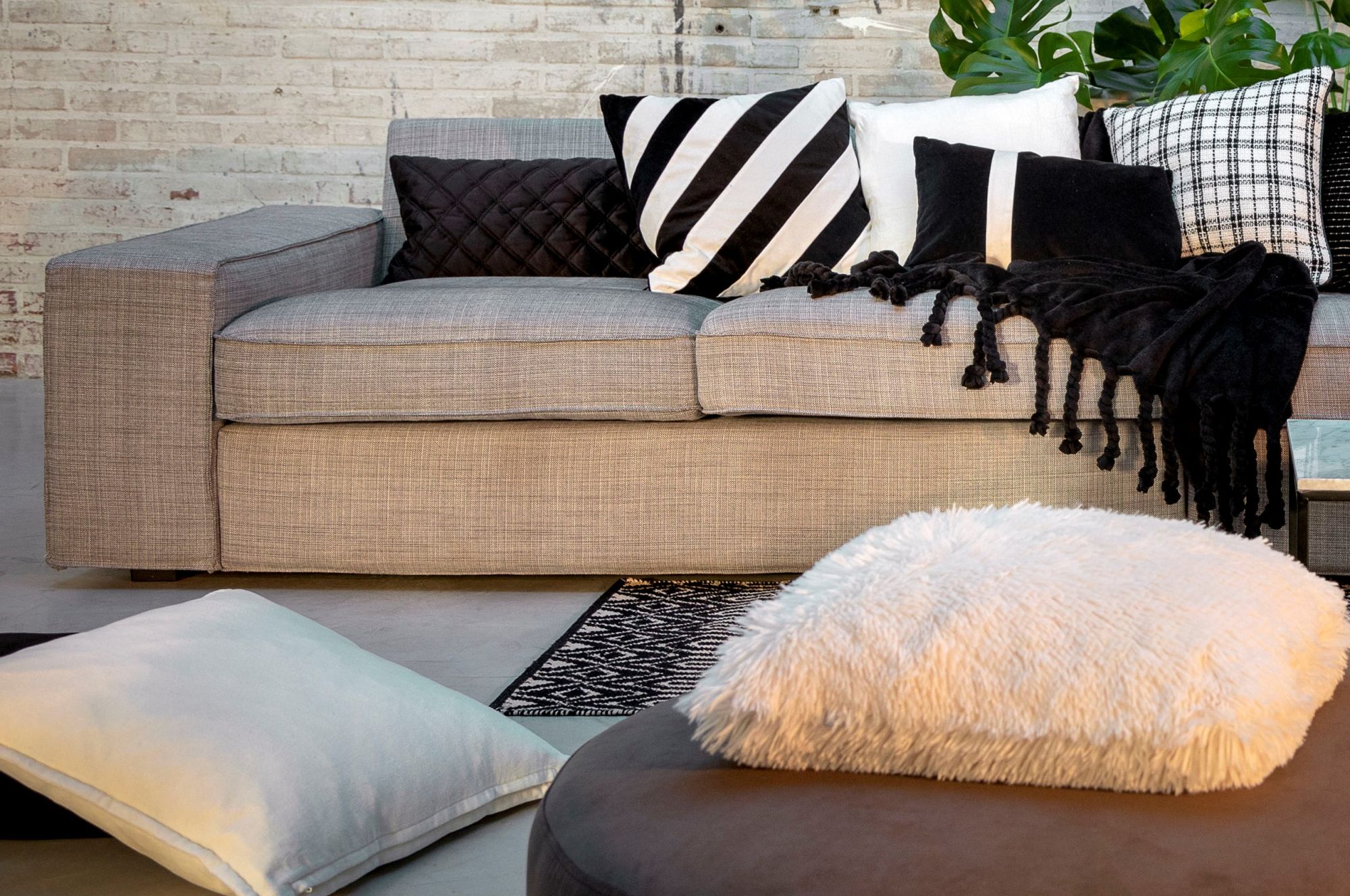 Kissen_Line_-_Off_White_Wohnfuehl-Shop_UG_02.jpg
